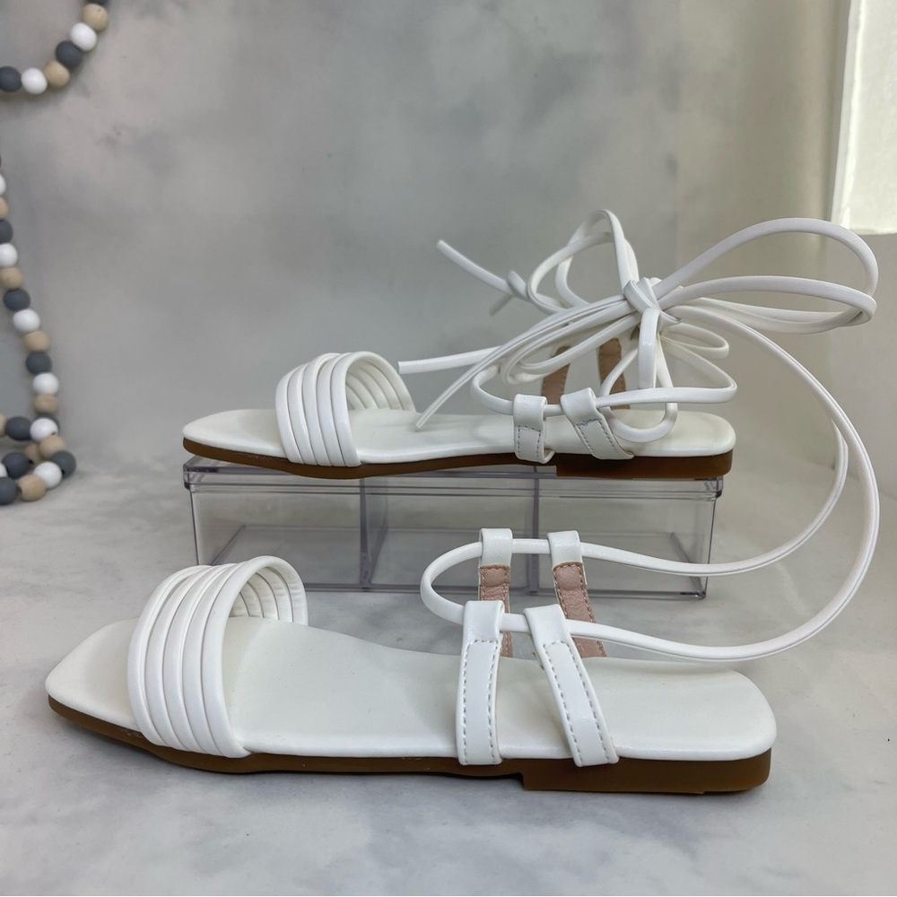 Girls White Block Heel Sandals with Ankle Straps size 4